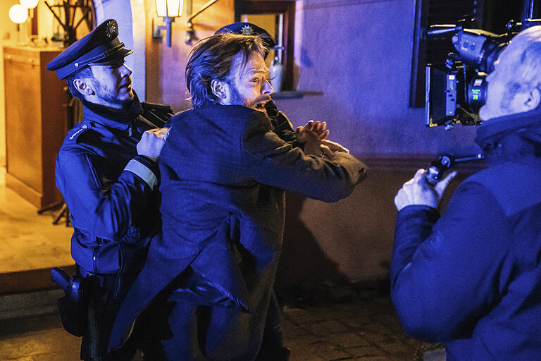 Andreas Pietschmann (Mikes Vater) und Kameramann Michael Hammon bei den Dreharbeiten zum siebten Franken-'Tatort' mit dem Titel 'Wo ist Mike?'