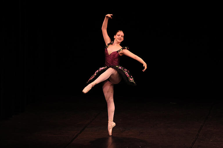 Eine Solistin der erstmals teilnehmenden Ballettschule Michna aus Wiesbaden begeisterte mit anspruchsvollem Spitzentanz.