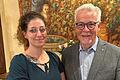 Wolfgang Neubauer (rechts) geht nach 28 Jahren als Pflegedienstleiter in den Ruhestand, seine Aufgaben übernimmt Sophia Keller (links).