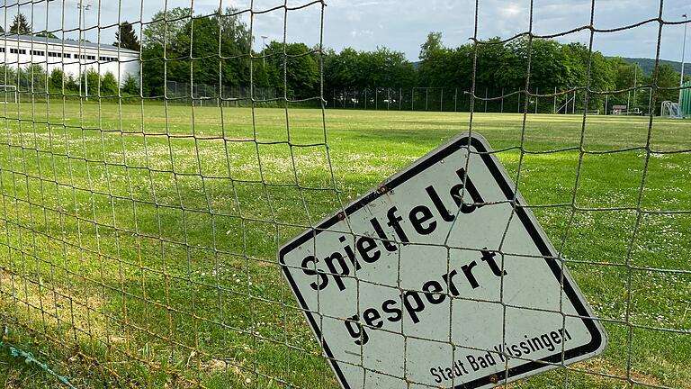 Kommt die Landesgartenschau nach Bad Kissingen, könnte dem FC 06 dieser Trainingsplatz oberhalb der Tartanbahn nicht mehr zur Verfügung stehen.