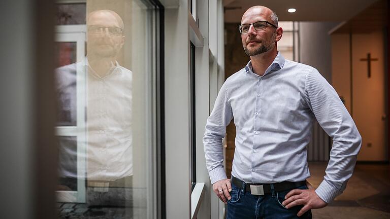 Peter Friedrich leitet seit 2018 die 'Fachstelle für Pflege und Behinderte, Qualitätsmanagement und Aufsicht' im Landratsamt Haßberge. Peter Friedrich leitet seit 2018 die 'Fachstelle für Pflege und Behinderte, Qualitätsmanagement und Aufsicht' im Landratsamt Haßberge.