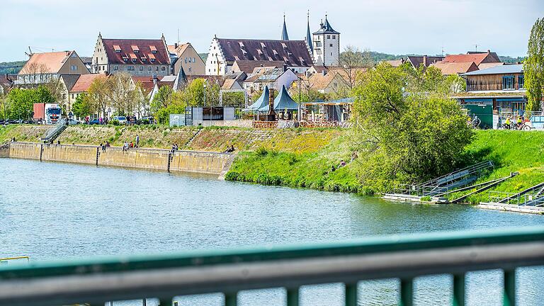 Den Stadtstrand im Haßfurter Hafen wird es im kommenden Jahr nicht mehr geben. (Archivbild)