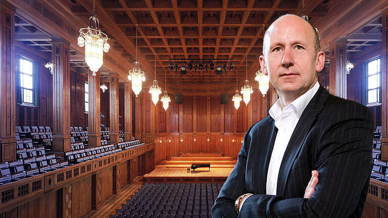 Gerd Schaller dirigiert wieder im Regentenbau. Foto: Staatsbad GmbH - Gerd Schaller dirigiert wieder im Regentenbau. Foto: Staatsbad GmbH Gerd Schaller dirigiert wieder im Regentenbau. Foto: Staatsbad GmbH - Gerd Schaller dirigiert wieder im Regentenbau. Foto: Staatsbad GmbH