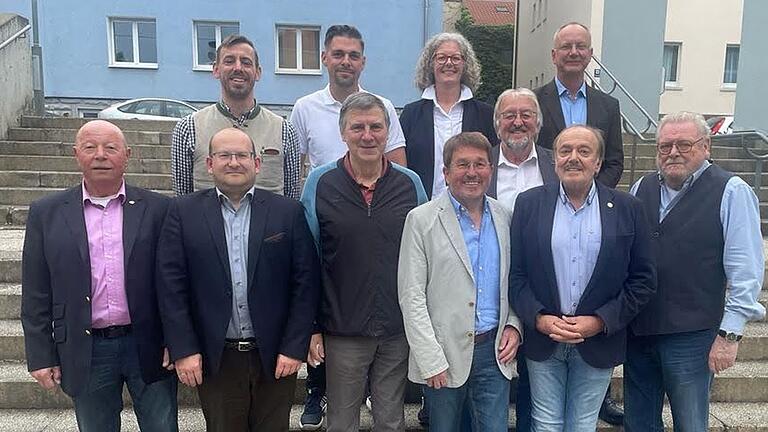 Das Präsidium des Verbands Würzburger Sportvereine für die nächsten drei Jahre (hinten, von links): Michael Schloßareck, Philipp Spiegel, Anke Wohlfart, Helmut Radler, Andreas Holz; (vorne, von links) Rainer Schott, Udo Feldinger, Peter Pfeuffer, Christoph Hoffmann, Rainer Griebl und Albrecht Ponnath.