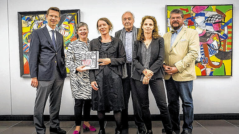 Gruppenbild: OB, Kuratoren und Künstler &ndash; Sebastian Remelé, Andrea Brandl, Selima Niggl, Heino Naujoks, Pia Dornacher und Erich Schneider (von links).