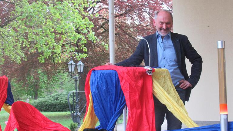 Pfr. Harald Richter eröffnete die neue Reihe 'Live im Kurpark' und damit die diesjährige Kursaison. Pfr. Harald Richter eröffnete die neue Reihe 'Live im Kurpark' und damit die diesjährige Kursaison.