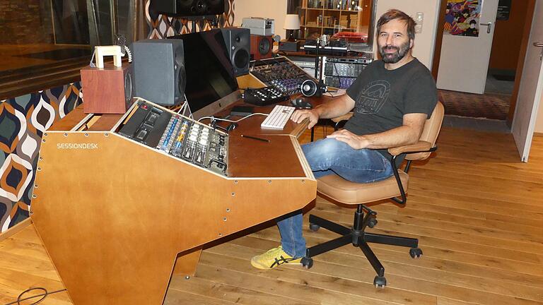 Sven Peks eröffnete am Wochenende sein neues Tonstudio in Schwanfeld. Sven Peks eröffnete am Wochenende sein neues Tonstudio in Schwanfeld.