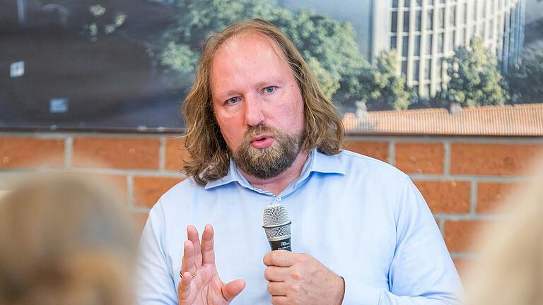 Anton Hofreiter, Abgeordneter der Bundestagsfraktion von Bündnis 90/Die Grünen, war zu Besuch bei ZF und der IG Metall in Schweinfurt.