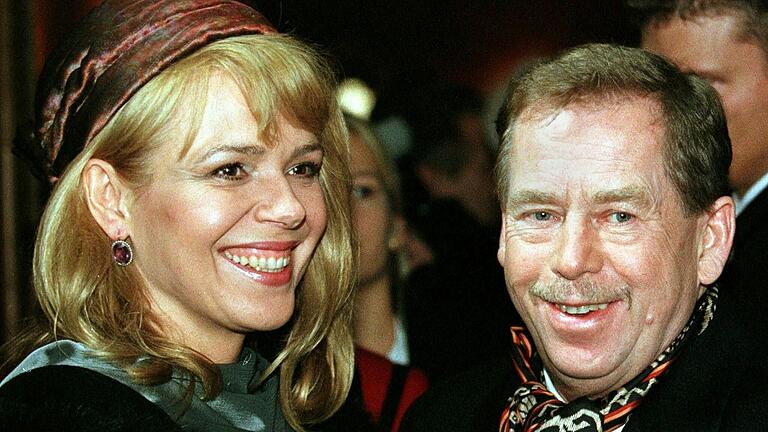 Der in 2011 verstorbene, ehemalige tschechische Präsident Vaclav Havel und seine Ehefrau Dagmar in Münster&nbsp; im Jahr 1998. Hier nahmen sie an den Feierlichkeiten zur 350-Jahr-Feier des Westfälischen Friedens teil.