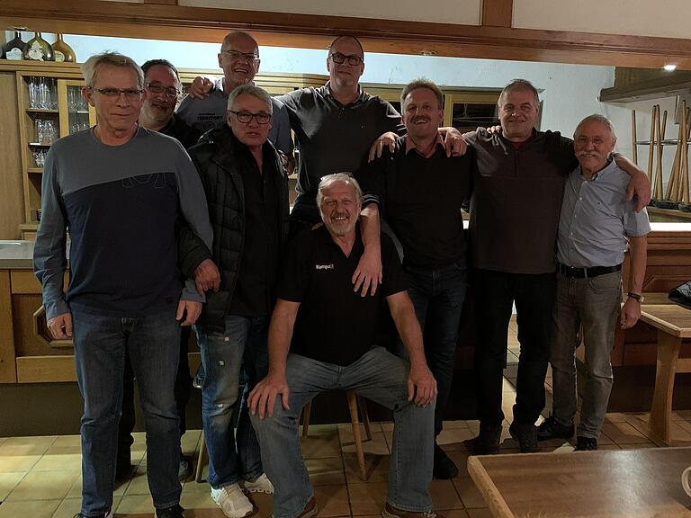 Damalige erste Männermannschaft (von links): Rudolf (Jimmy) Werthmann, Jürgen Schramek, Bernd (Rossi) Zehnter, Michael (Mike) End, Jiri Kotrc, Gerald Schmitt, Bernd (Gotti) Gottschalk, Rainer Münster, Dieter Hess.