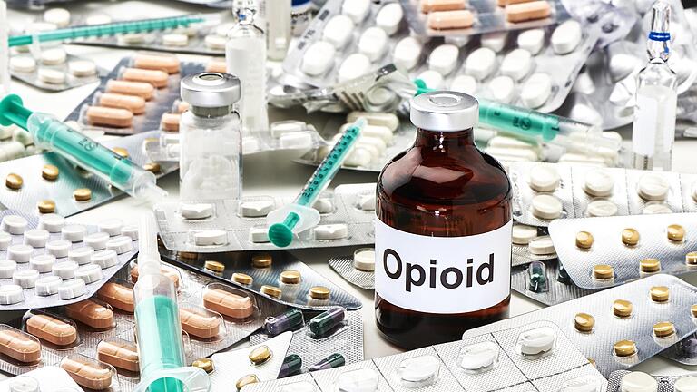 Harte Drogen wie Opioide – mit Heroin verwandte Stoffe – verbreiten sich seit Corona stärker in der Jugend-Drogenszene.       -  Harte Drogen wie Opioide – mit Heroin verwandte Stoffe – verbreiten sich seit Corona stärker in der Jugend-Drogenszene.