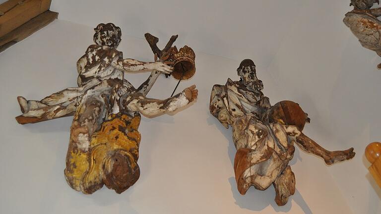 Die Kesslerfiguren in der Kreisgalerie vor dem Brand. Die Kesslerfiguren in der Kreisgalerie vor dem Brand.
