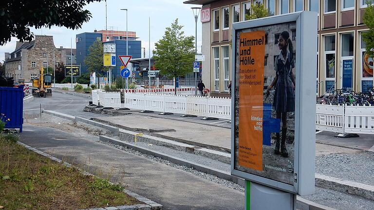 Straßenbauarbeiten auf der Stresemannstraße am Hauptbahnhof.