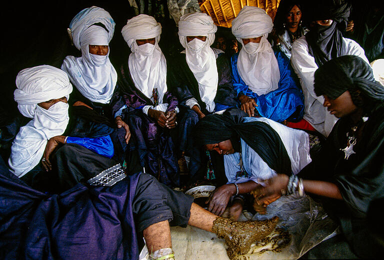 Bräutigams-Ritual bei den Tuareg in Mali.