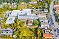 Blick aus der Luft auf das Krankenhaus in Haßfurt (Archivbild). Die Haßberg-Kliniken waren in der Vergangenheit immer wieder auf hohe Zuschüsse des Landkreises angewiesen.