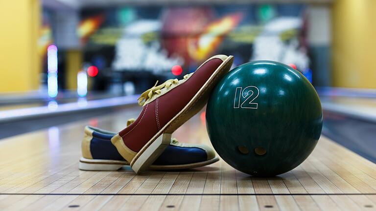 Spaß für die ganze Familie: eine Runde Bowling in der Bowling-Arena Extreme im Mainfrankenpark (Symbolbild). Spaß für die ganze Familie: eine Runde Bowling in der Bowling-Arena Extreme im Mainfrankenpark (Symbolbild). 