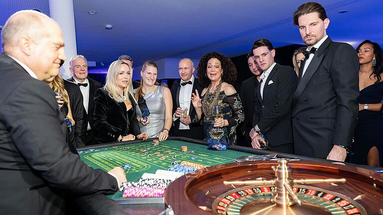 In dem eigen eingerichteten Casino wurde Roulette und Karten für den guten Zweck gespielt.