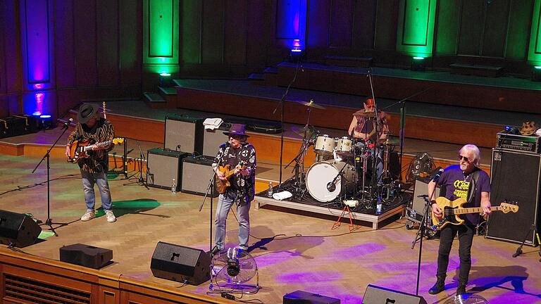 Sie haben es immer noch drauf: Creedence Clearwater Revived im Regentenbau Bad Kissingen. - Sie haben es immer noch drauf: Creedence Clearwater Revived im Regentenbau Bad Kissingen. Sie haben es immer noch drauf: Creedence Clearwater Revived im Regentenbau Bad Kissingen. - Sie haben es immer noch drauf: Creedence Clearwater Revived im Regentenbau Bad Kissingen.