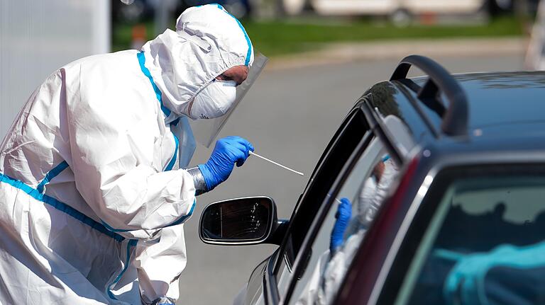 Die Panne bei den Corona-Tests für Urlaubsrückkehrer an Bayerns Autobahnen wäre aus Sicht des unterfränkischen Hygieneexperten Oskar Weinig vermeidbar gewesen. Die Panne bei den Corona-Tests für Urlaubsrückkehrer an Bayerns Autobahnen wäre aus Sicht des unterfränkischen Hygieneexperten Oskar Weinig vermeidbar gewesen.