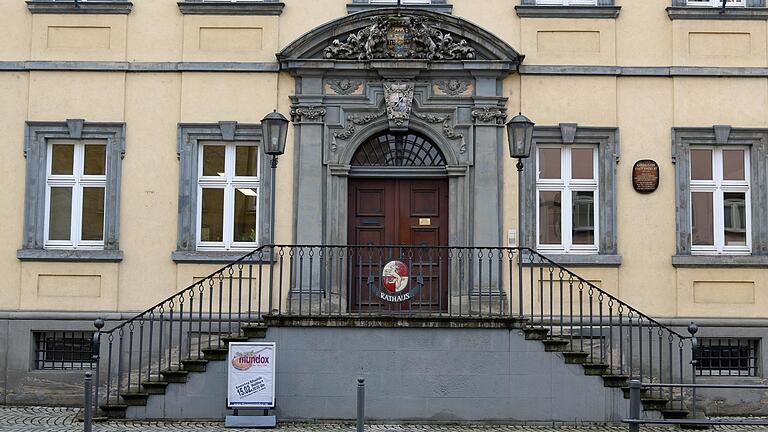 Ab dem 10. Januar gilt für Besucherinnen und Besucher des Haßfurter Rathauses wie auch der Außenstellen der Stadtverwaltung die 3G-Zugangsregelung. Ab dem 10. Januar gilt für Besucherinnen und Besucher des Haßfurter Rathauses wie auch der Außenstellen der Stadtverwaltung die 3G-Zugangsregelung.