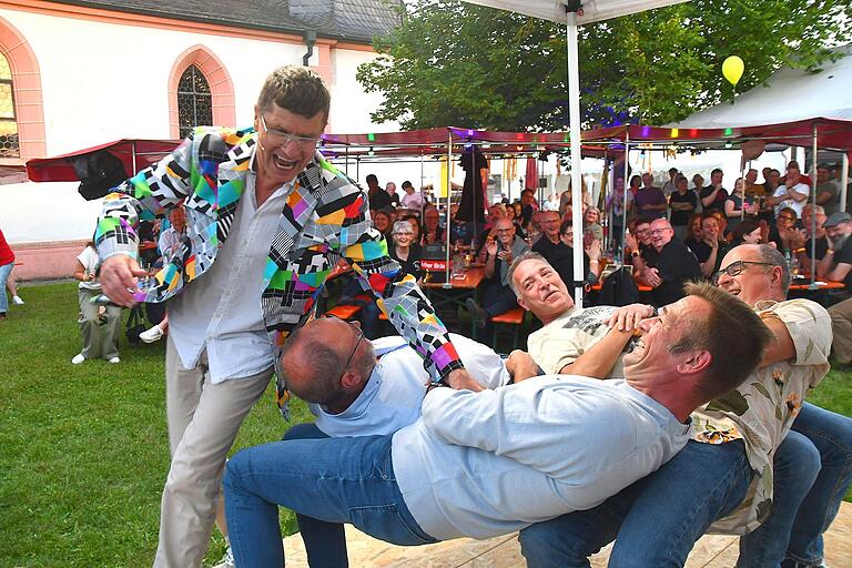 Sportliche Herausforderungen und wahre Lachsalven waren Programm bei Mäc Härder`s Auftritt Sportliche Herausforderungen und wahre Lachsalven waren Programm bei Mäc Härder`s Auftritt