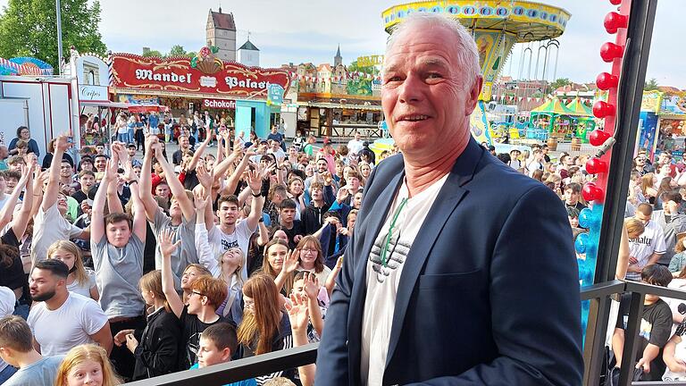 Bad Neustadts zweiter Bürgermeister Norbert Klein eröffnete ganz offiziell das Bad Neustädter Volksfest 2022 Bad Neustadts zweiter Bürgermeister Norbert Klein eröffnete ganz offiziell das Bad Neustädter Volksfest 2022