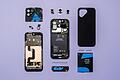 Fairphone 5.jpeg       -  Das Fairphone 5 ist modular aufgebaut. Ein Schraubendreher genügt, um Reparaturen vorzunehmen und Teile zu tauschen.