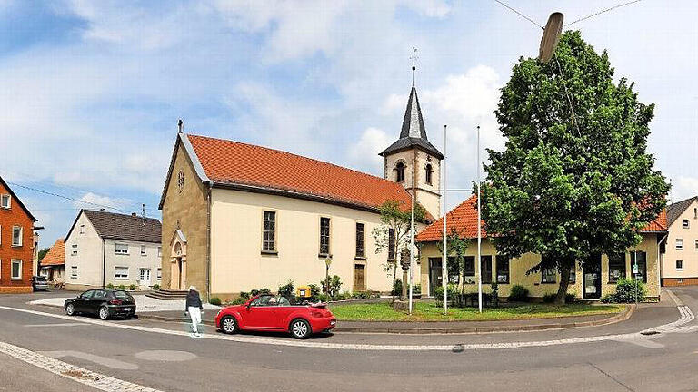 Der Dorfplatz von Seubrigshausen soll im Zuge der Neugestaltung der Ortsdurchfahrt mit hergerichtet werden.  Foto: Archiv/Dieter Britz       -  Der Dorfplatz von Seubrigshausen soll im Zuge der Neugestaltung der Ortsdurchfahrt mit hergerichtet werden.  Foto: Archiv/Dieter Britz