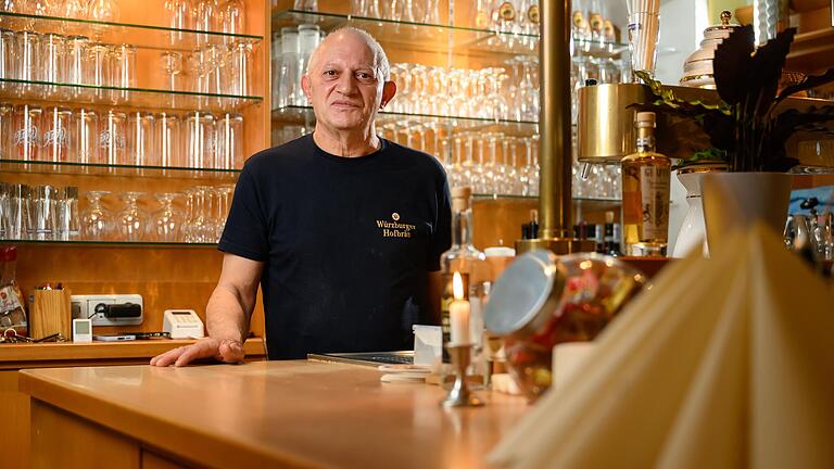 Salvatore Lala eröffnete Ende November 2023 die Trattoria 'La Piccola' in der Sanderau in Würzburg. Salvatore Lala eröffnete Ende November 2023 die Trattoria 'La Piccola' in der Sanderau in Würzburg.
