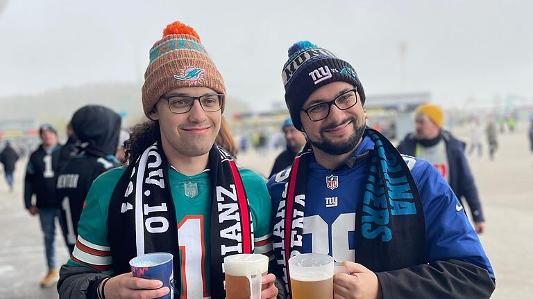 Fränkische Expertise zum Superbowl       -  Die Meindl-Brüder Marius (links) und Christopher sind nicht nur Football-Fans, sondern auch exzellente Kenner dieser aufregenden Sportart.