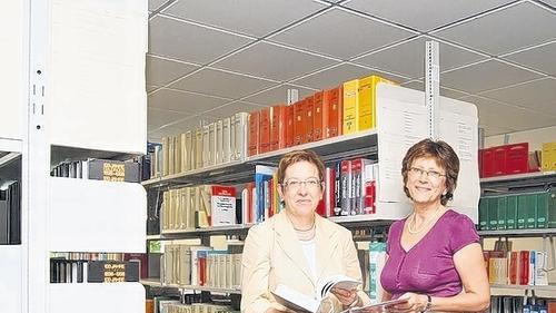 Die „Chefin“ der Richter und die „Chefin“ der Geschäftsstelle des Landesozialgerichts: Elisabeth Mette (links) und Hildegund Büttner Die „Chefin“ der Richter und die „Chefin“ der Geschäftsstelle des Landesozialgerichts: Elisabeth Mette (links) und Hildegund Büttner