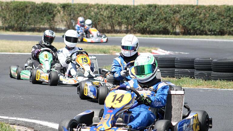 Als eines von sechs Rennen im Rahmen des süddeutschen ADAC Kart Cups (SAKC) fand am Sonntag das ADAC Steigerwald Kartrennen 2015 im Steigerwaldmotodrom statt. Mit 44 Teilnehmern war der Veranstalter, die Motorsportvereinigung Gerolzhofen (MSVg) sehr zufrieden.