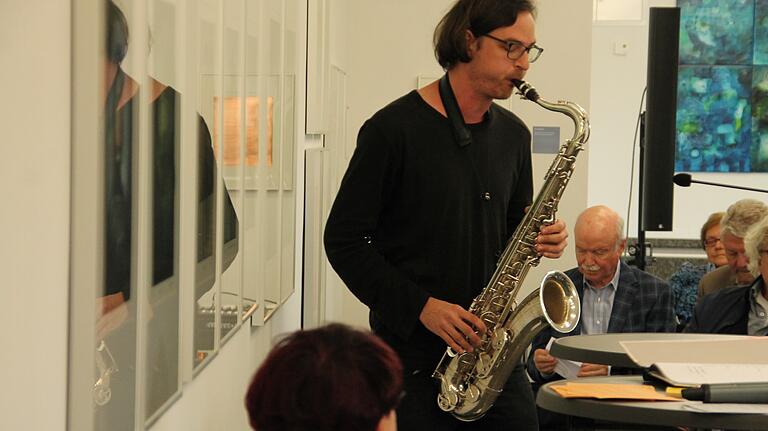 Den Faust in Ton: Jazz-Saxophonist Anton Mangold schuf ganz eigene Welten. Den Faust in Ton: Jazz-Saxophonist Anton Mangold schuf ganz eigene Welten.