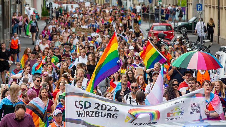 Demozug zum Christopher Street Day am Samstag in der Würzburger Innenstadt.&nbsp;&nbsp;