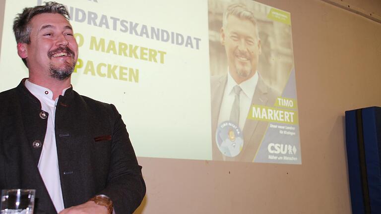 Landratskandidat Timo Markert auf Wahlkampftour bei einer Kandidatenvorstellung der CSU im Pfarrheim in Obervolkach.