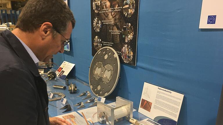 70 Jahre Cern - Zusammen mit Materialexperten sind am Cern für die Energieversorgung Supraleiter entwickelt worden (Archivbild) 70 Jahre Cern - Zusammen mit Materialexperten sind am Cern für die Energieversorgung Supraleiter entwickelt worden (Archivbild)