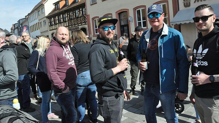 Die Sonne und dazu geselliges Marktambiente genießen: Das war am Sonntag beim Mellerschter Frühling Trumpf. Die Sonne und dazu geselliges Marktambiente genießen: Das war am Sonntag beim Mellerschter Frühling Trumpf.