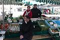 Jahrelang ein gewohnter Anblick auf dem Schweinfurter Markt, doch damit ist jetzt Schluss: Karin und Werner Bandorf sowie Ruth Stoll (vorne).