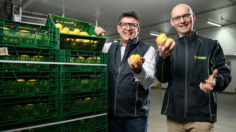 Die beiden geschäftsführenden Gesellschafter Peter  Nußbaumer (rechts) und Markus Bammes in den Hallen der Firma Nußbaumer in Kürnach.&nbsp;