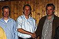 Neuwahl und Ehrungen: Bei den Neuwahlen des FC &bdquo;Germania&ldquo; Karsbach wurden in der Jahresversammlung (von links) Schriftführer Michael Schulte, Kassier Thomas Albert und Vorsitzender Harald Peter in ihren Ämtern bestätigt. Für 40-jährige Treue zum Verein erhielten Michael Amtmann und Hans Klüpfel Urkunden, Ehrennadeln und Präsente.
