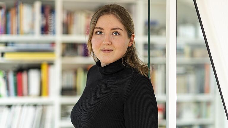 Romy Baierlipp, Abiturientin aus Höchberg, hatte im April eine Petition für die Durchsetzung eines Durchschnittsabiturs gestartet. Diese hatte keinen Erfolg. Romy Baierlipp, Abiturientin aus Höchberg, hatte im April eine Petition für die Durchsetzung eines Durchschnittsabiturs gestartet. Diese hatte keinen Erfolg.
