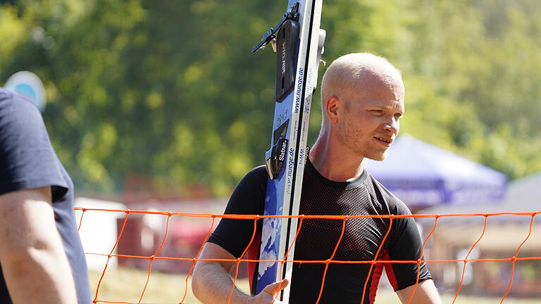 Deutsche Skisprung-Meisteerschaften der Masters beim RWV Haselbachrschaften       -  Gewann auf seiner Heimschanze Gold und Silber: Maximilian Lange vom RWV Haselbach