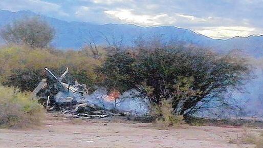 Der Unglücksort: Die brennenden Wracks zweier Hubschrauber, die beim Unglück in der argentinischen Provinz La Rioja zehn Menschen in den Tod rissen. Der Unglücksort: Die brennenden Wracks zweier Hubschrauber, die beim Unglück in der argentinischen Provinz La Rioja zehn Menschen in den Tod rissen.