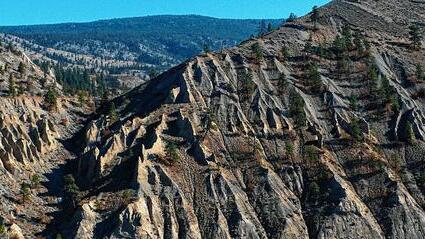 Bizarr mutet diese Felslandschaft inmitten des Fraser Canyons an.