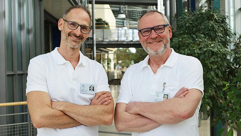 Die beiden neuen Chefärzte der Klinik für Orthopädie und Unfallchirurgie im Caritas-Krankenhaus Bad Mergentheim Dr. Dirk Herold (links) und Dr. Ralf Throm.