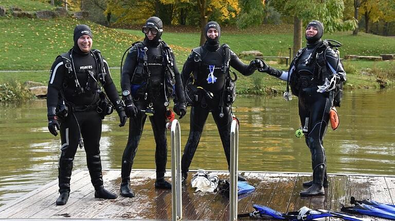 Ab und zu geht's in den Arnsteiner Badesee, auch wenn er eigentlich nicht tief genug ist fürs Sporttauchen.