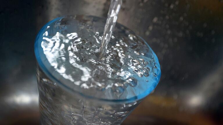 In Bischofsheim bleiben die Gebühren für Wasser ebenso wie für Abwasser unverändert. In Bischofsheim bleiben die Gebühren für Wasser ebenso wie für Abwasser unverändert.