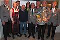 Gratulanten, Geehrte und Mitglieder im Schützenmeisteramt beim „Schweizer Freischütz Zeuzleben“ von links: Paul Heuler, Marianne Redelberger, Rudi Endres, Günther Gumbrecht, Lisa Schleichert, Horst Brust, Dieter Koch, Josef König und Ehrenschützenmeister Ernst Dantinger.