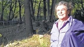 In der Lindleinsmühle: Die Stadtbau saniert See und Umfeld &ndash; zur Freude von Elfriede Friedrich.Foto: AJ