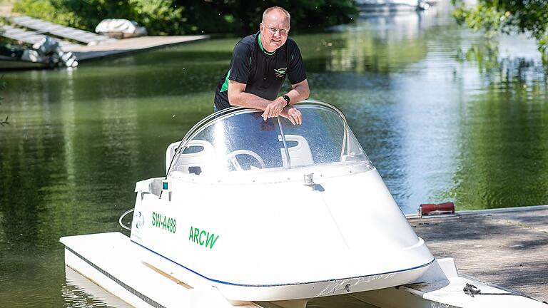 In diesem Boot begleitet Andreas Holz das Training. In diesem Boot begleitet Andreas Holz das Training.